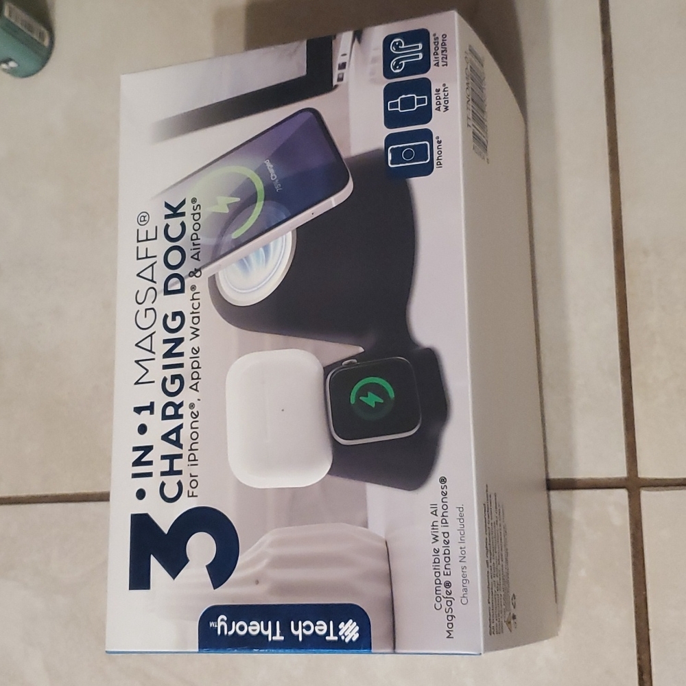New 3 in 1 Magsafe Charging Dock fir iPhone Apple Watch & Airpods